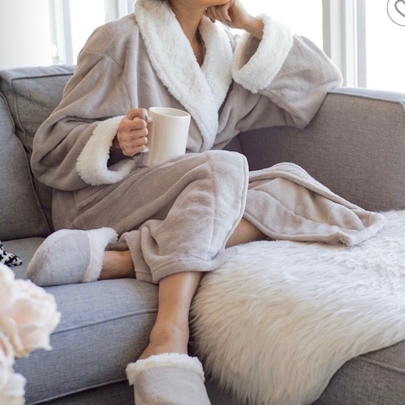 ❤️Plush Robe & Slipper Gift Set - Picture 2 of 5